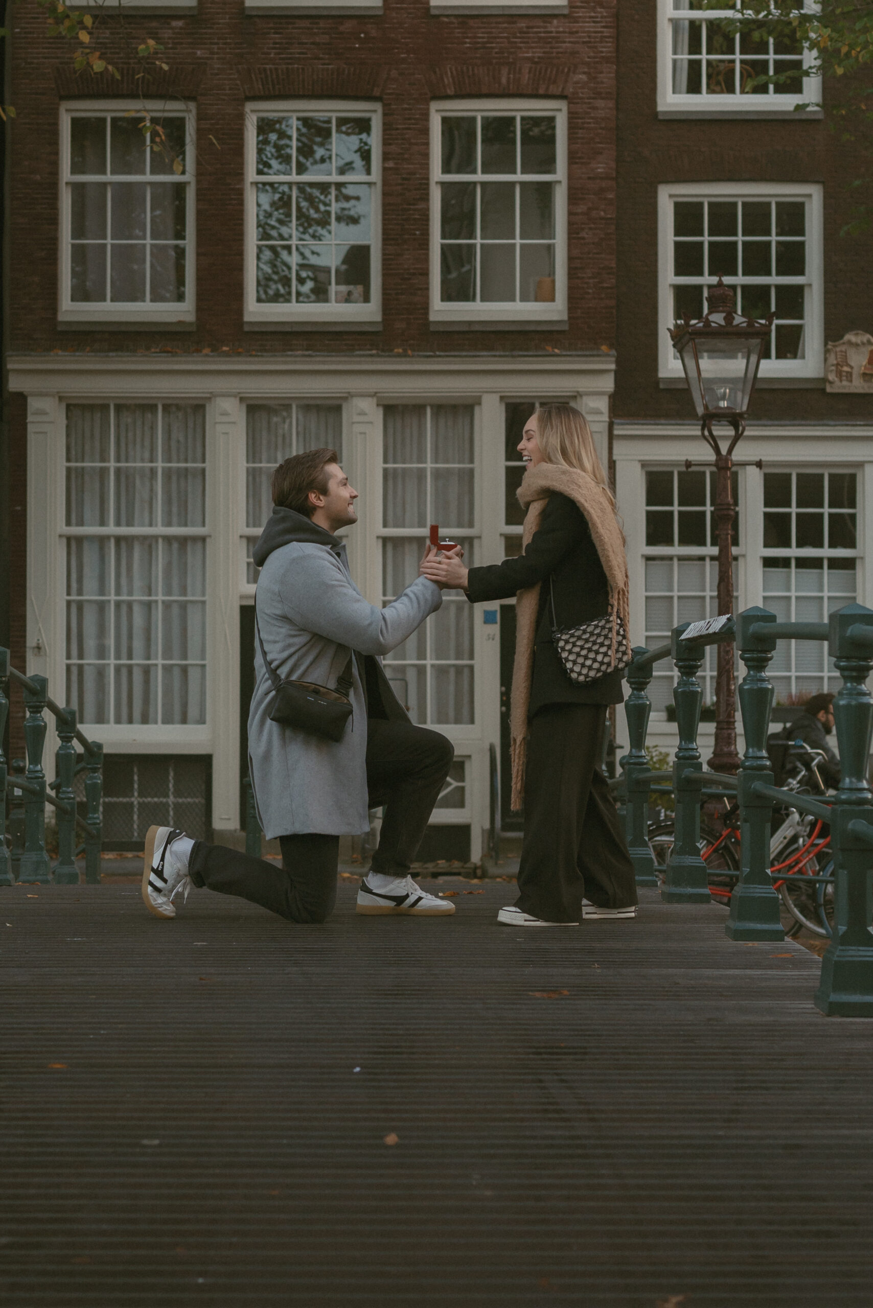 engagement-photo-session-amsterdam-couple-photographer-amsterdam